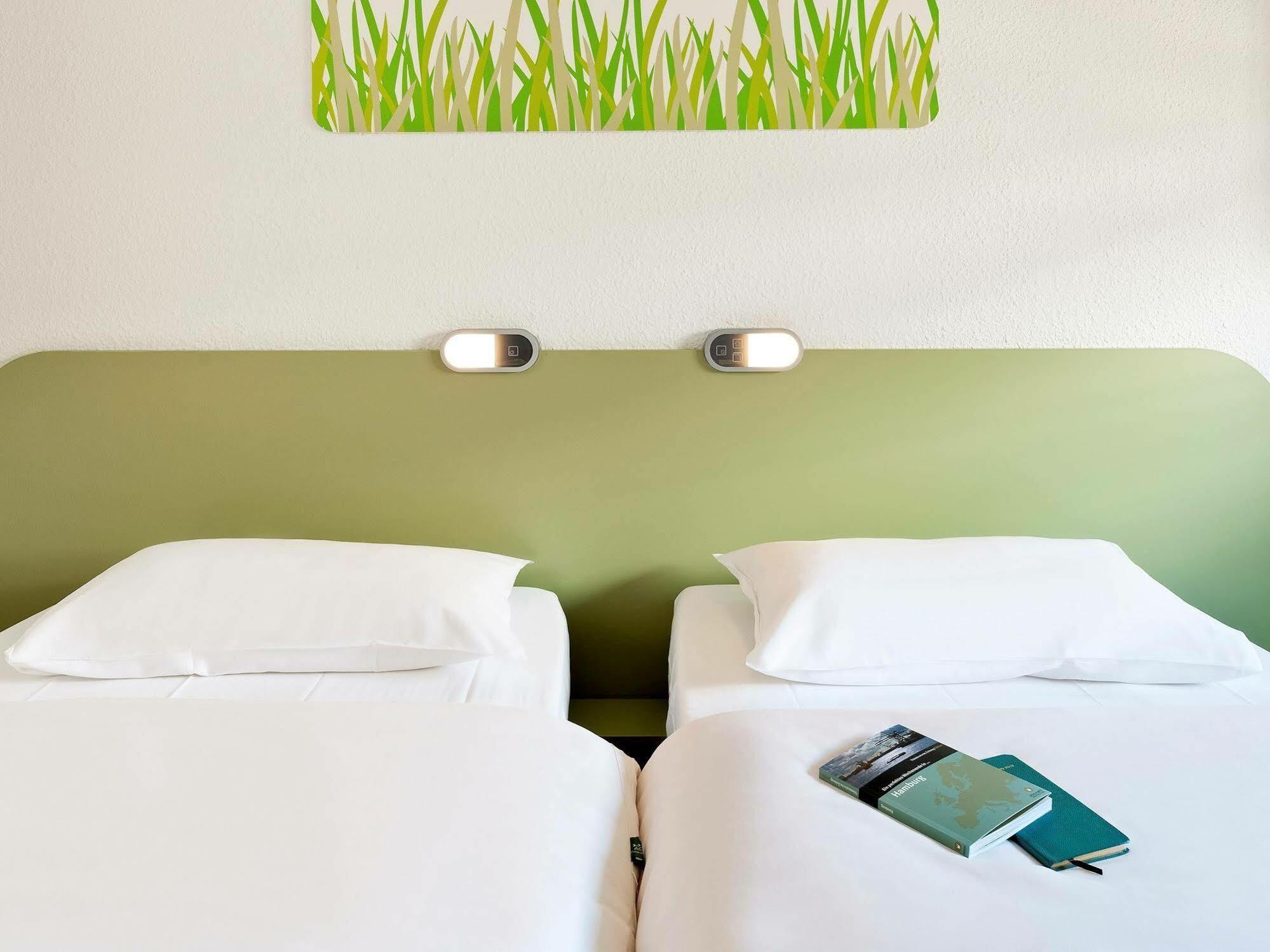 Ibis Budget Fontainebleau Avon Bagian luar foto