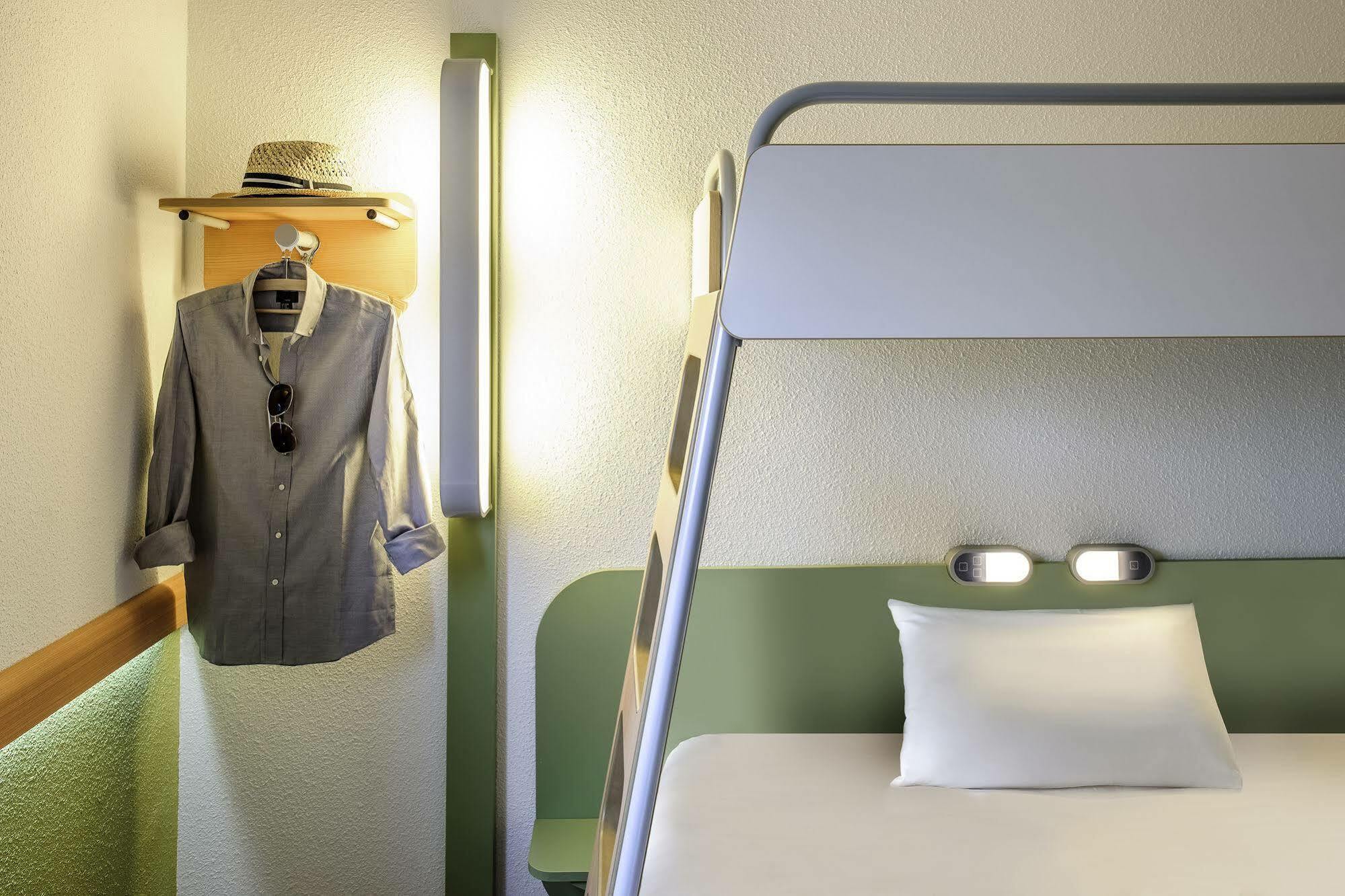Ibis Budget Fontainebleau Avon Bagian luar foto