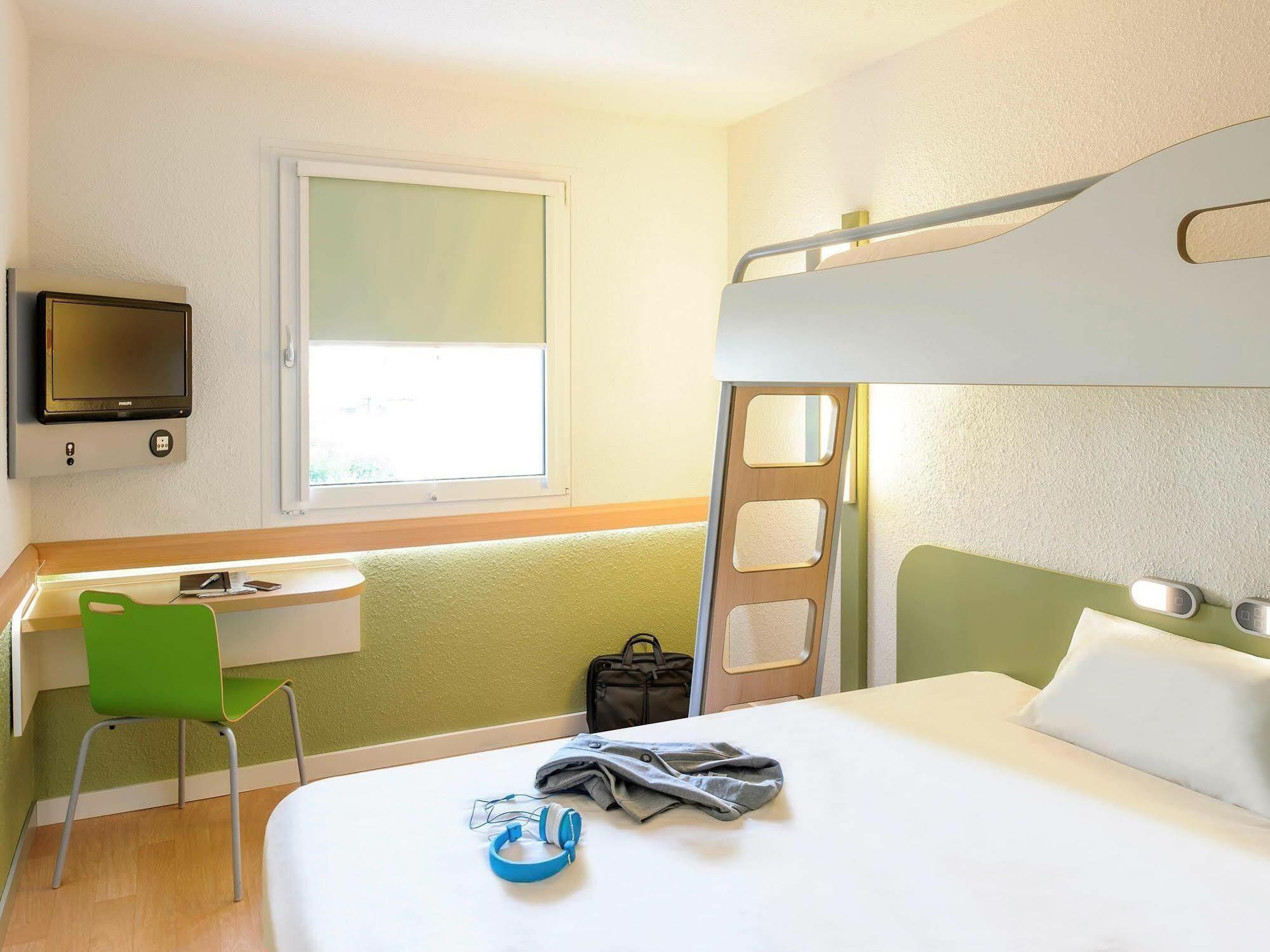 Ibis Budget Fontainebleau Avon Bagian luar foto